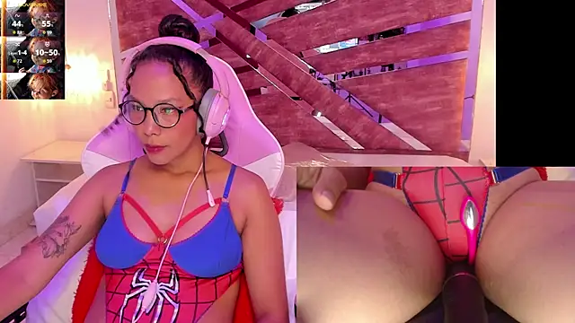 NovaLyn online show from October 2025 04:31:02 AM