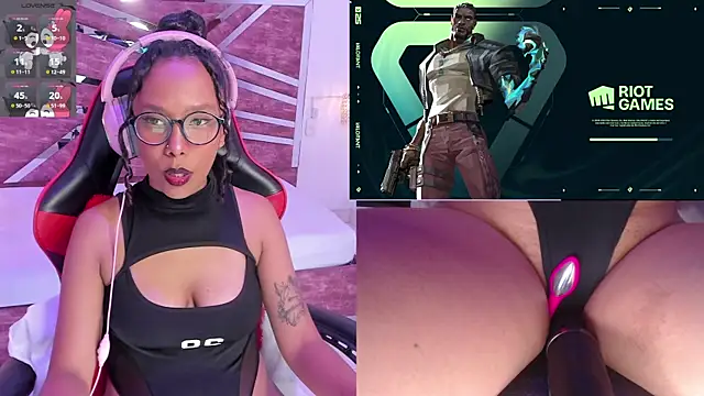 NovaLyn online show from November 2025 04:45:01 AM