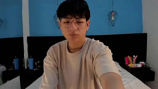 AleAurarashi online show from September 2025 01:16:02 PM