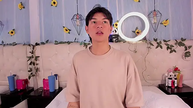 AleAurarashi online show from November 2025 02:55:01 AM