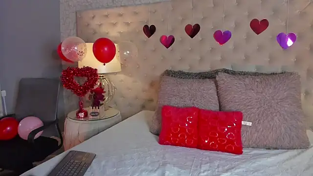 Snapshot of AlannaBlakes chatting on February 2026 03:32:01 AM AlannaBlakes online show from February 2026 03:32:01 AM