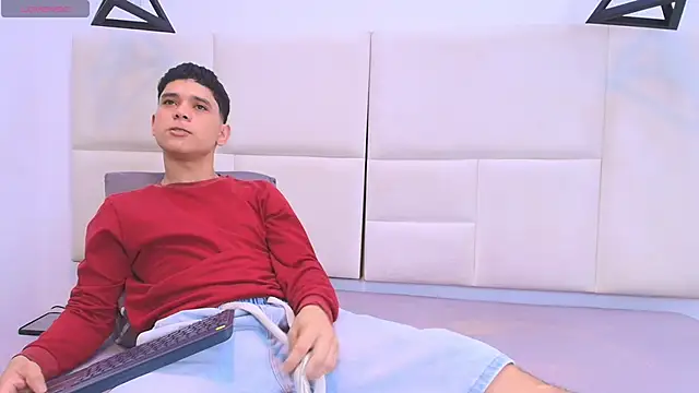 Snapshot of aron_twink66 chatting on September 2025 03:15:01 PM aron twink66 online show from September 2025 03:15:01 PM