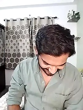 avi007p online show from November 2025 09:02:01 PM