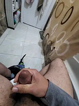 Snapshot of WelloffUpthrow chatting on February 2026 02:31:01 AM WelloffUpthrow online show from February 2026 02:31:01 AM