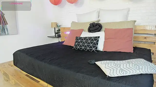 Anie sp online show from October 2025 08:16:02 PM