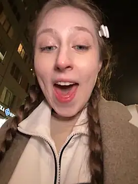 FroggyAnna online show from October 2025 04:51:01 PM