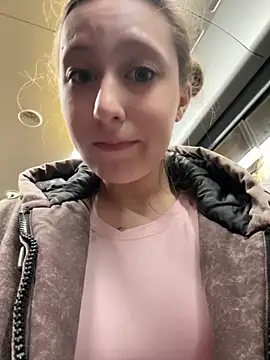 FroggyAnna online show from November 2025 03:34:02 PM