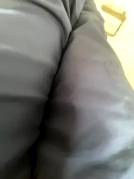 sexy-colombiana online show from December 2025 09:45:01 PM