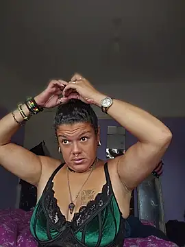 Snapshot of GoddessChantelle chatting on June 2026 08:39:01 AM GoddessChantelle online show from June 2026 08:39:01 AM