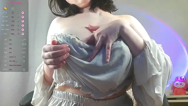 Liraras online show from October 2025 02:14:02 PM