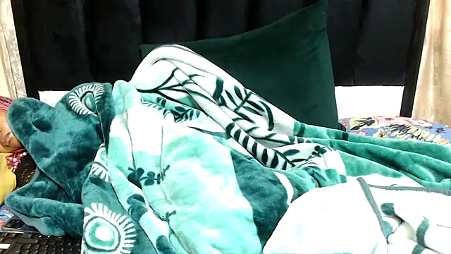 Snapshot of Hotsexyberry21 chatting on November 2025 08:15:01 AM Hotsexyberry21 online show from November 2025 08:15:01 AM