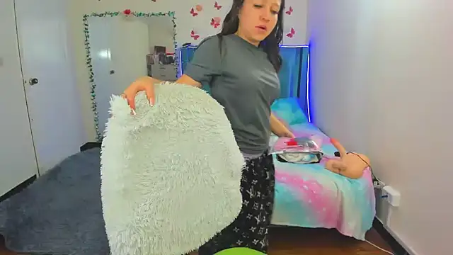 Luna Analya online show from September 2025 10:48:02 AM