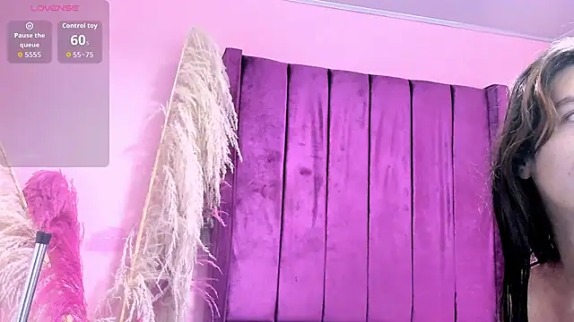 Rihanna hotx online show from September 2025 05:07:02 AM