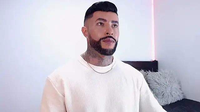 andrea de lucaa online show from October 2025 03:16:01 AM