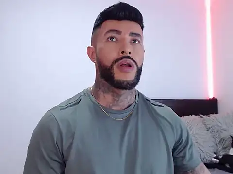 andrea de lucaa online show from October 2025 12:44:02 AM