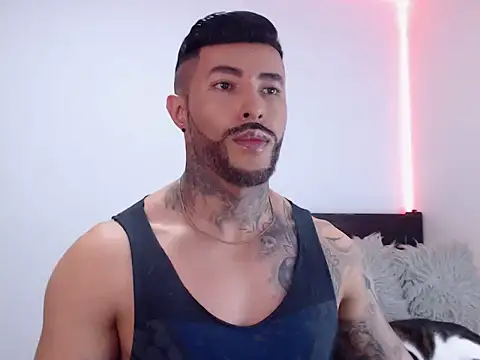 andrea de lucaa online show from October 2025 02:48:02 AM