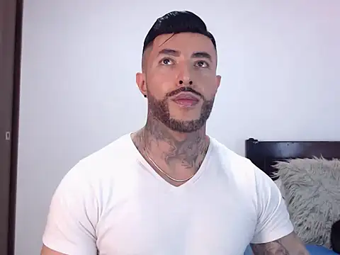 andrea de lucaa online show from November 2025 04:37:02 AM