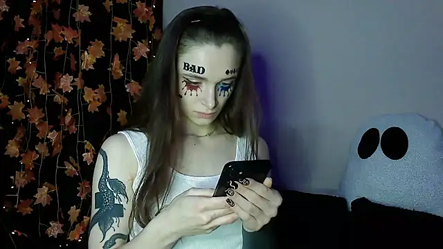   Leyla   online show from October 2025 05:36:02 PM