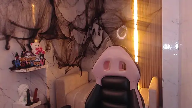 Snapshot of Sophia_tf chatting on October 2025 04:51:02 PM Sophia tf online show from October 2025 04:51:02 PM