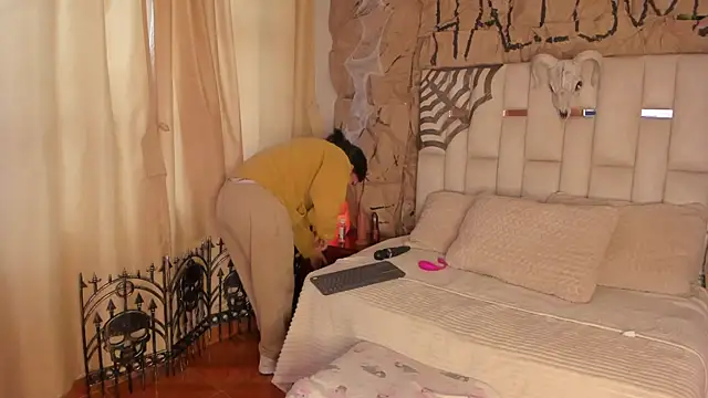 Jade Nmm online show from October 2025 01:01:01 PM