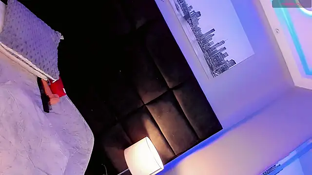 Ana Paaula23 online show from October 2025 08:33:01 PM