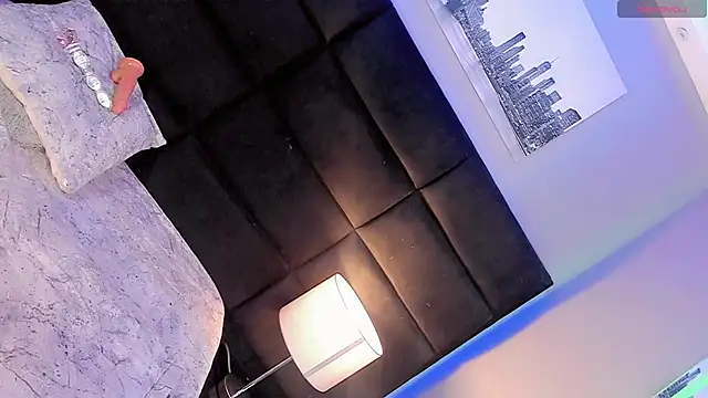 Ana Paaula23 online show from October 2025 08:20:02 PM