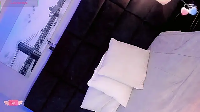 Ana Paaula23 online show from January 2026 11:07:01 PM