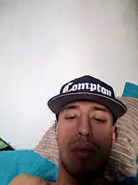 Santi2323xxX online show from April 2026 10:11:02 PM