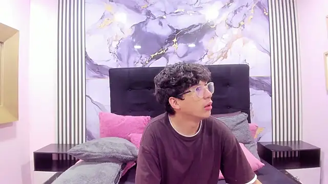 Snapshot of Desire_Ecstasy chatting on February 2026 03:15:01 AM Desire Ecstasy online show from February 2026 03:15:01 AM