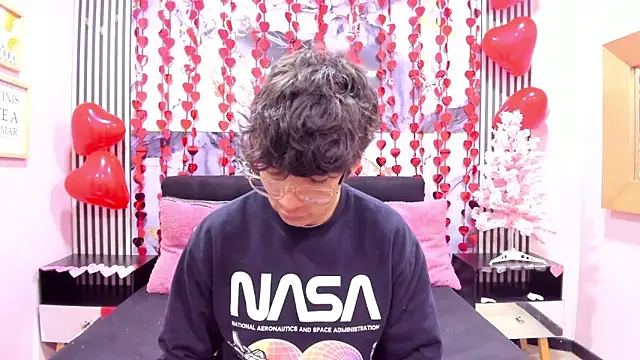 Snapshot of Desire_Ecstasy chatting on February 2026 03:14:02 AM Desire Ecstasy online show from February 2026 03:14:02 AM