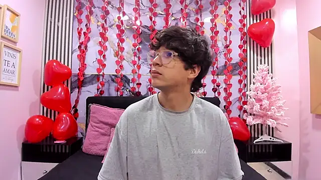 Snapshot of Desire_Ecstasy chatting on February 2026 03:24:02 AM Desire Ecstasy online show from February 2026 03:24:02 AM