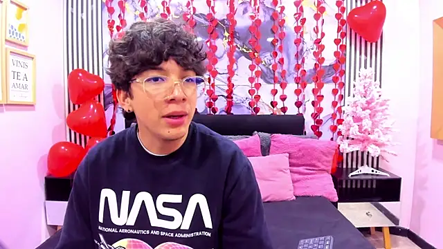 Snapshot of Desire_Ecstasy chatting on February 2026 03:18:01 AM Desire Ecstasy online show from February 2026 03:18:01 AM