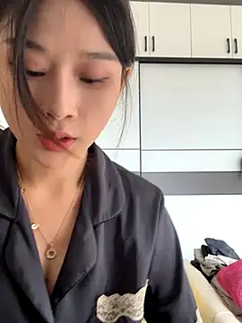 Alissa AA online show from September 2025 06:48:01 AM