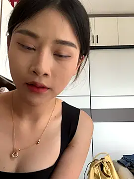 Alissa AA online show from September 2025 08:17:01 AM