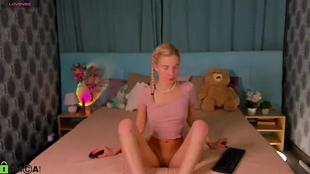 Aurora Bennet online show from October 2025 12:55:01 AM