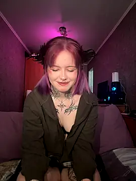 n1ghtcloud online show from October 2025 06:01:02 AM