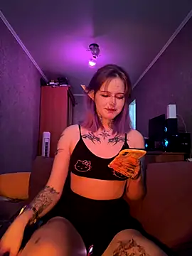 n1ghtcloud online show from October 2025 06:39:02 AM