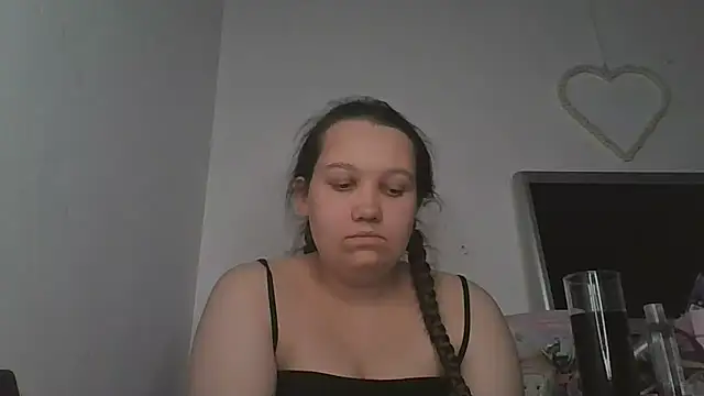 Snapshot of lu_official1 chatting on November 2025 05:24:02 PM lu official1 online show from November 2025 05:24:02 PM