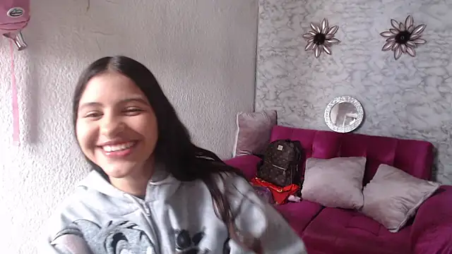 Snapshot of Evagirl69 chatting on June 2026 01:33:01 PM Evagirl69 online show from June 2026 01:33:01 PM