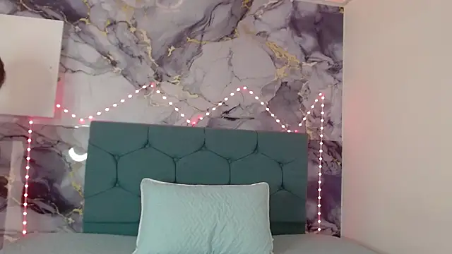 Vickysweeeettt online show from September 2025 07:48:01 PM