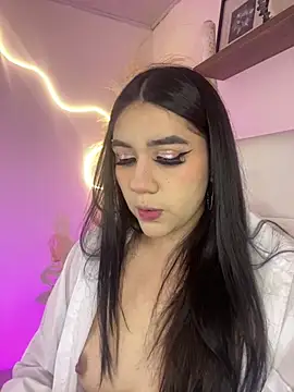 Zoe Serrat online show from October 2025 12:12:02 PM