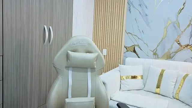 Madam Hott online show from September 2025 03:41:02 AM