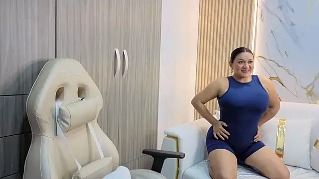 Madam Hott online show from September 2025 03:32:02 AM