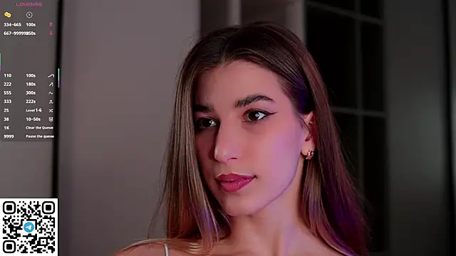 Quinavelle online show from November 2025 06:46:01 AM