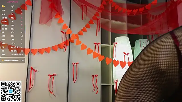 Quinavelle online show from February 2026 06:21:01 AM