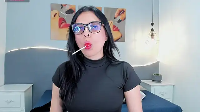 Sara mora  online show from June 2026 07:12:01 PM