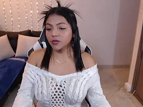 veronica em1 online show from September 2025 01:11:02 PM