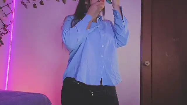 Snapshot of MiaCollinssx chatting on November 2025 02:50:01 PM MiaCollinssx online show from November 2025 02:50:01 PM