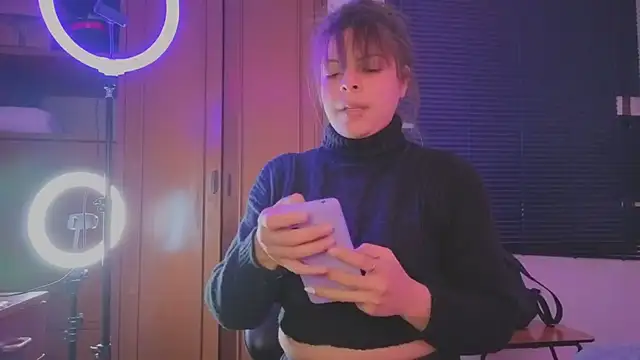 Snapshot of MiaCollinssx chatting on November 2025 03:39:01 PM MiaCollinssx online show from November 2025 03:39:01 PM