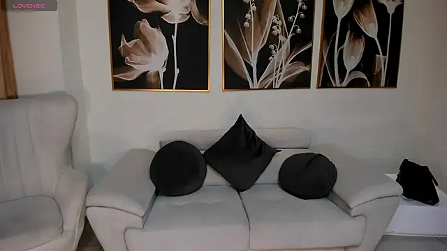 LeahNovac online show from September 2025 11:13:02 AM